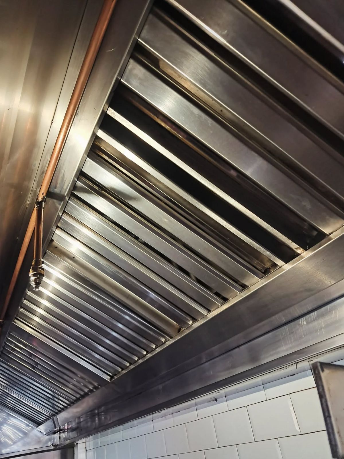 Clean stainless steel hood filters